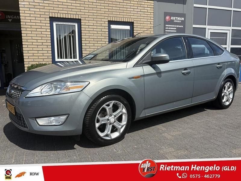 Grijs Gebruikt 2009 Ford Mondeo Hatchback | € 4.450 (Eerlijke prijs) - Afbeelding 1/4