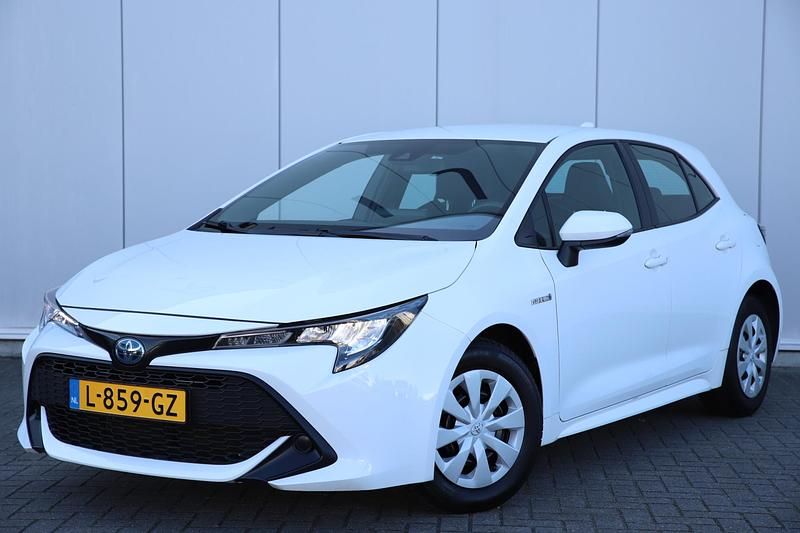 Wit Gebruikt 2021 Toyota Corolla Comfort Hatchback | € 19.950 (Goede deal) - Afbeelding 1/4