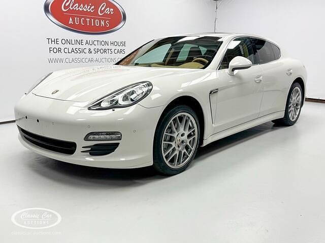 Wit Gebruikt 2011 Porsche Panamera Sedan | € 29.000 (Eerlijke prijs) - Afbeelding 1/4
