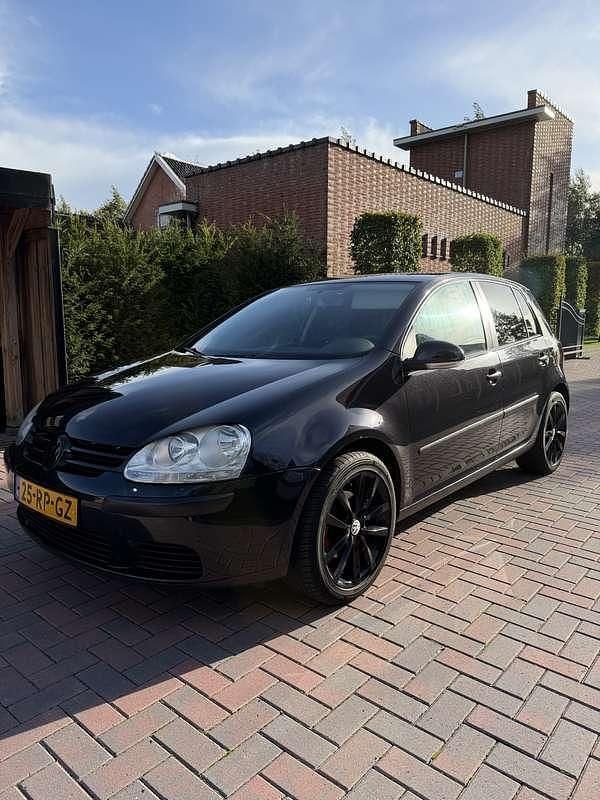Zwart Gebruikt 2005 VW Golf IV Hatchback | € 5.250 - Afbeelding 1/4