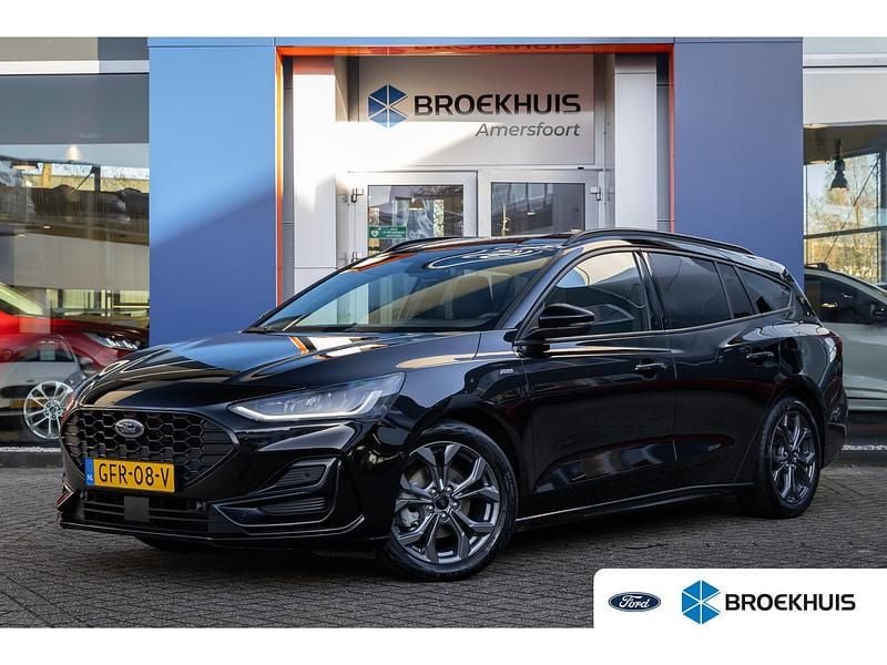 Zwart Gebruikt 2024 Ford Focus ST-Line Stationwagen | € 27.895 (Iets duurder) - Afbeelding 1/4