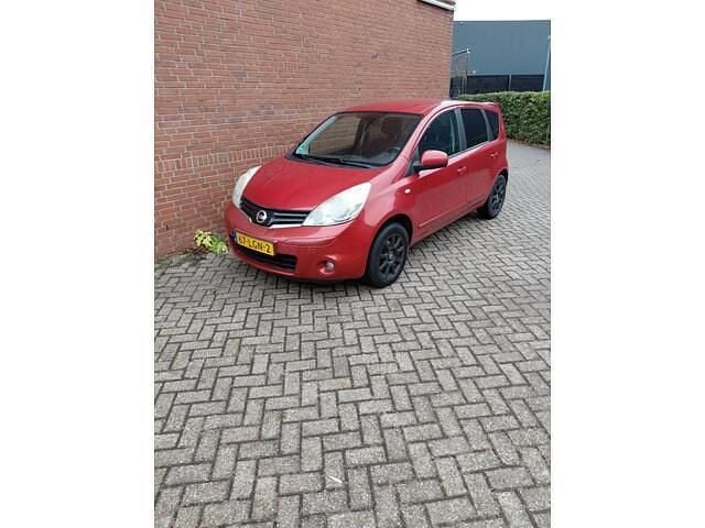 Rood Gebruikt 2010 Nissan Note Acenta MPV | € 2.999 (Goede deal) - Afbeelding 1/4