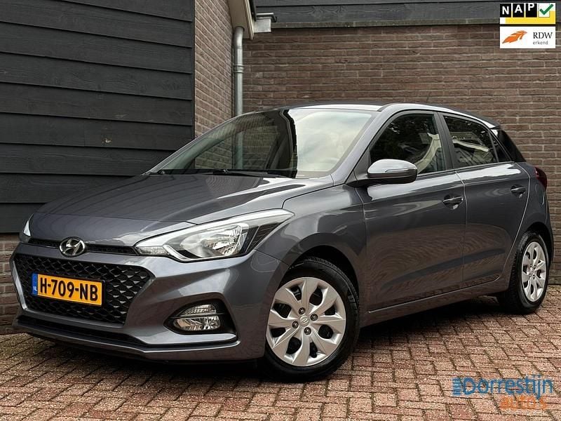 Grijs Occasion 2020 Hyundai i20 Comfort Hatchback | € 14.950 (Eerlijke prijs) - Afbeelding 1/4