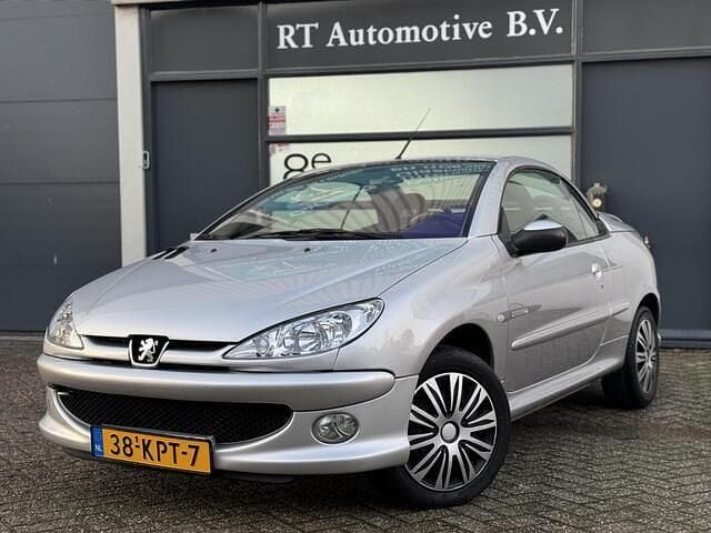 Grijs Gebruikt 2004 Peugeot 206 CC Quiksilver Cabriolet | € 1.750 (Goede deal) - Afbeelding 1/4
