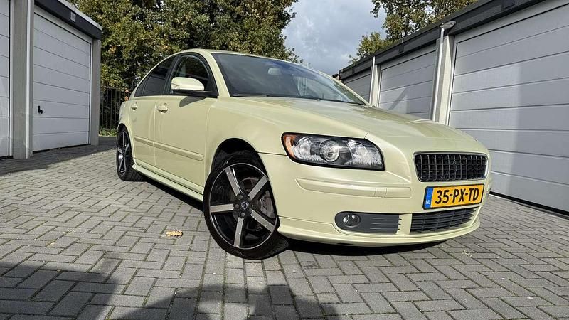 Groen Gebruikt 2005 Volvo S40 Momentum Sedan | € 2.500 (Iets duurder) - Afbeelding 1/4