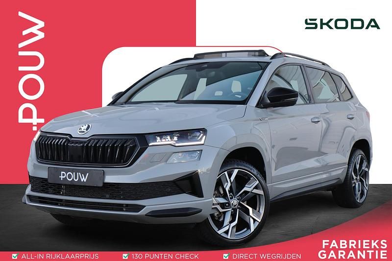 Grijs Gebruikt 2024 Skoda Karoq SportLine SUV | € 37.900 (Eerlijke prijs) - Afbeelding 1/4