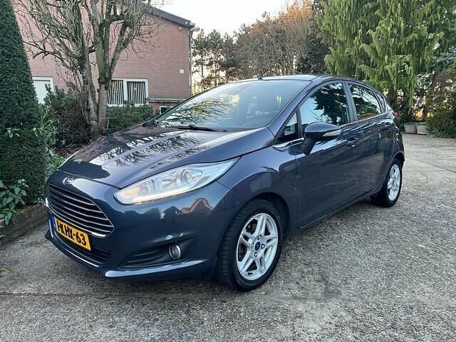 Occasion Ford Fiesta Titanium 101 PK (74 kW) 2013 Grijs (metallic) Hatchback
