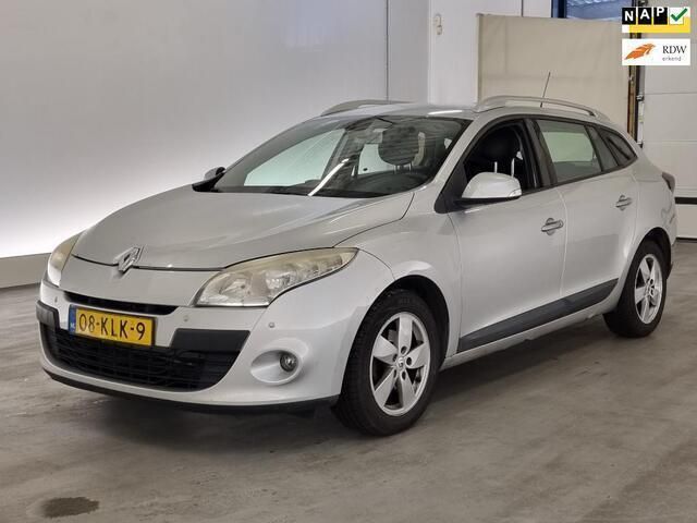 Grijs Gebruikt 2010 Renault Mégane GrandTour Dynamique Stationwagen | € 2.850 (Eerlijke prijs) - Afbeelding 1/4
