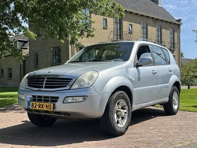 Grijs Gebruikt 2005 Ssangyong (KGM) Rexton SUV | € 4.940 - Afbeelding 1/4