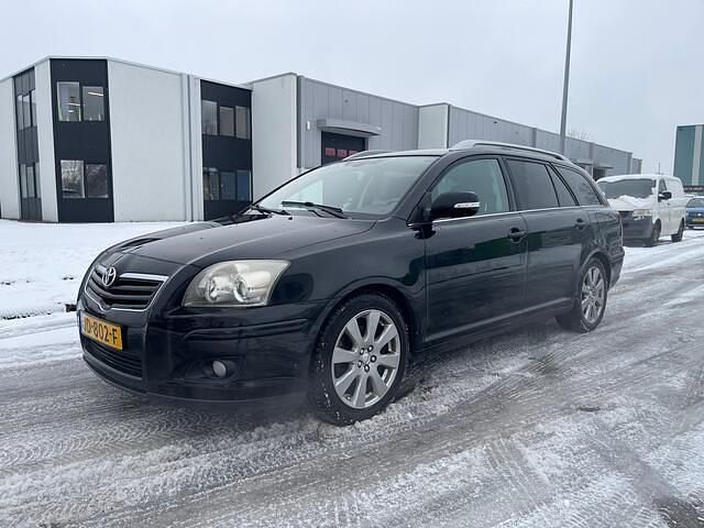 Zwart (metallic) Gebruikt 2008 Toyota Avensis Luna Stationwagen | € 2.999 (Eerlijke prijs) - Afbeelding 1/4