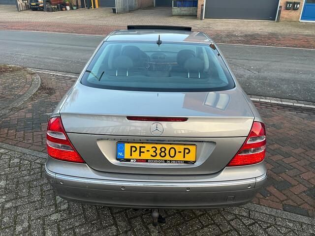 Occasion Mercedes E280 Avantgarde 231 PK (169 kW) 2005 Grijs (metallic) Sedan