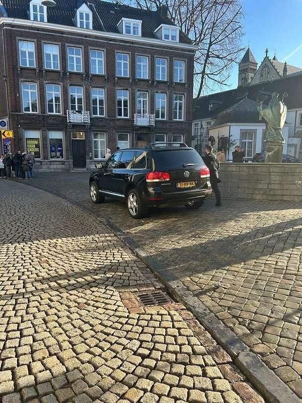 Zwart Gebruikt 2005 VW Touareg SUV | € 3.100 (Eerlijke prijs) - Afbeelding 1/4
