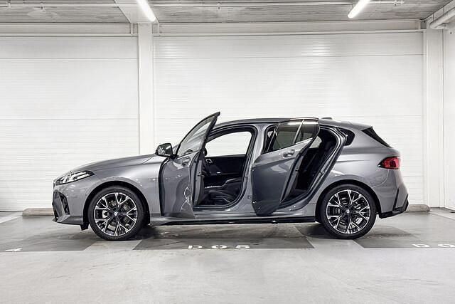 Occasion BMW 120 M Sport 170 PK (125 kW) 2025 Skyscraper (licht grijs) Hatchback