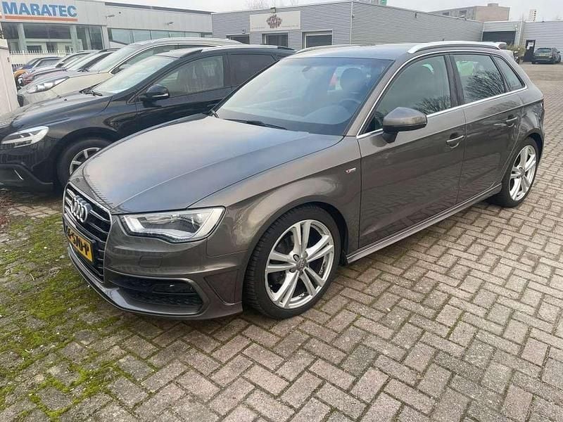 Occasion Audi A3 Sportback S-Line 150 PK (110 kW) 2015 Grijs Hatchback