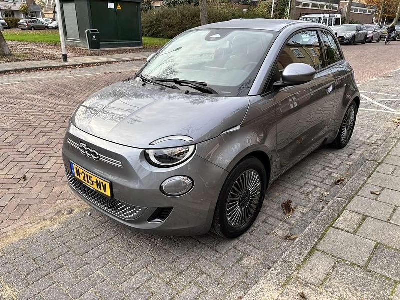 Grijs Gebruikt 2021 Fiat 500e Icon Hatchback | € 13.995 (Eerlijke prijs) - Afbeelding 1/4