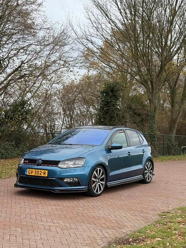 Blauw Occasion 2015 VW Polo GTI Hatchback | € 17.000 (Duur) - Afbeelding 1/4