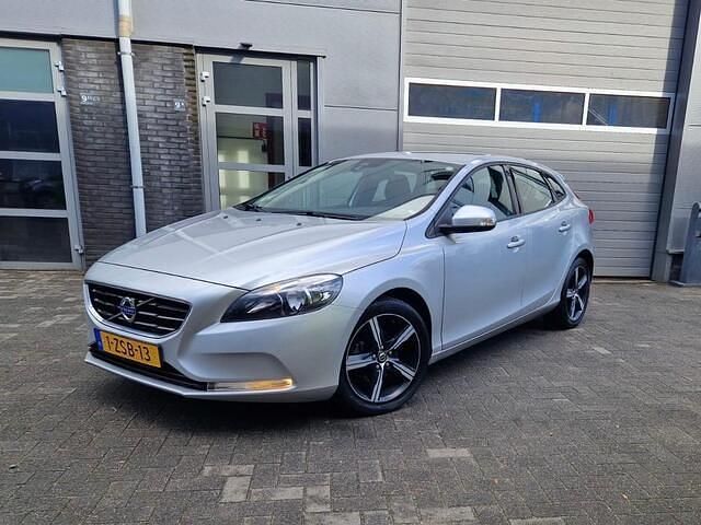 Grijs Gebruikt 2014 Volvo V40 Momentum Stationwagen | € 6.795 (Eerlijke prijs) - Afbeelding 1/4