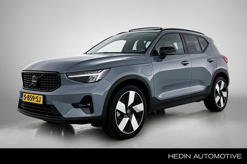 Grijs Occasion 2022 Volvo XC40 Core SUV | € 32.950 (Eerlijke prijs) - Afbeelding 1/4