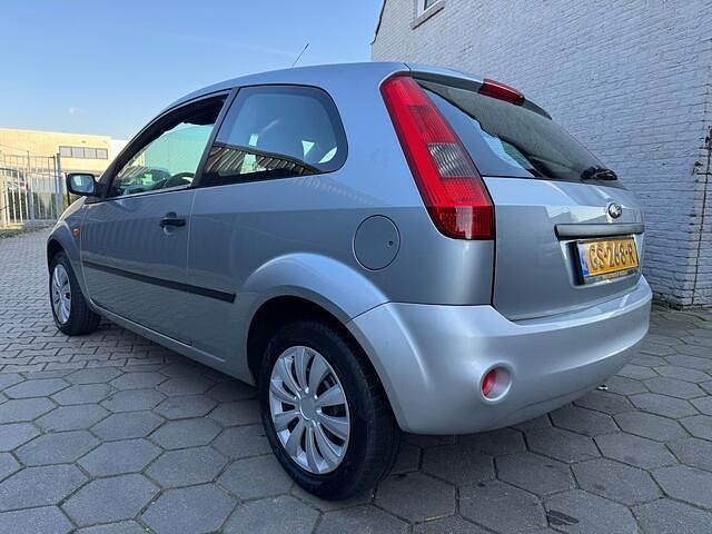 Occasion Ford Fiesta 60 PK (44 kW) 2005 Grijs (metallic) Hatchback