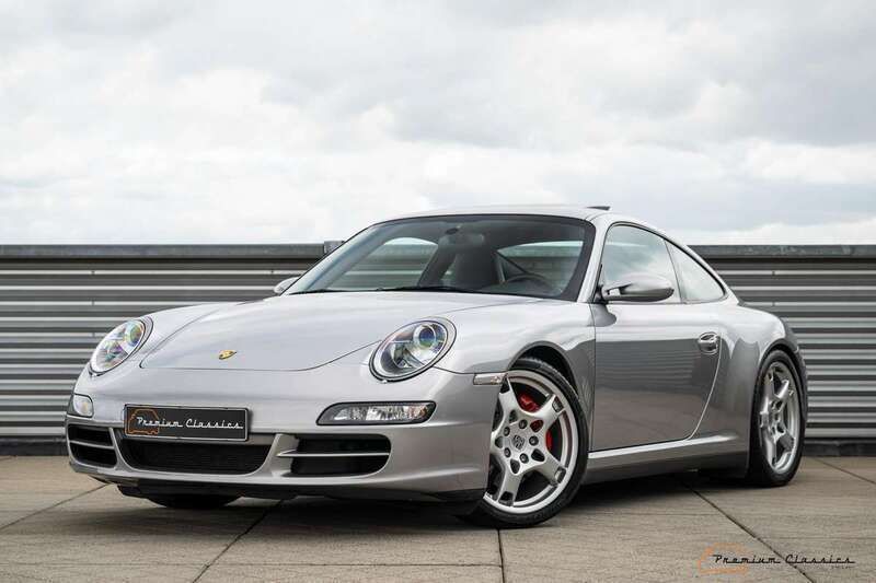 Zilver, metallic lak Gebruikt 2006 Porsche 911 Carrera 4S Sport Coupé | € 64.950 (Super prijs) - Afbeelding 1/4