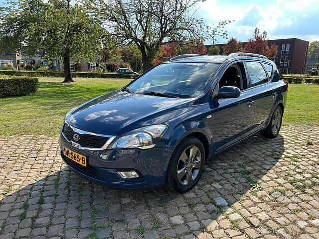 Blauw Occasion 2011 Kia Ceed Hatchback | € 4.750 (Iets duurder) - Afbeelding 1/4
