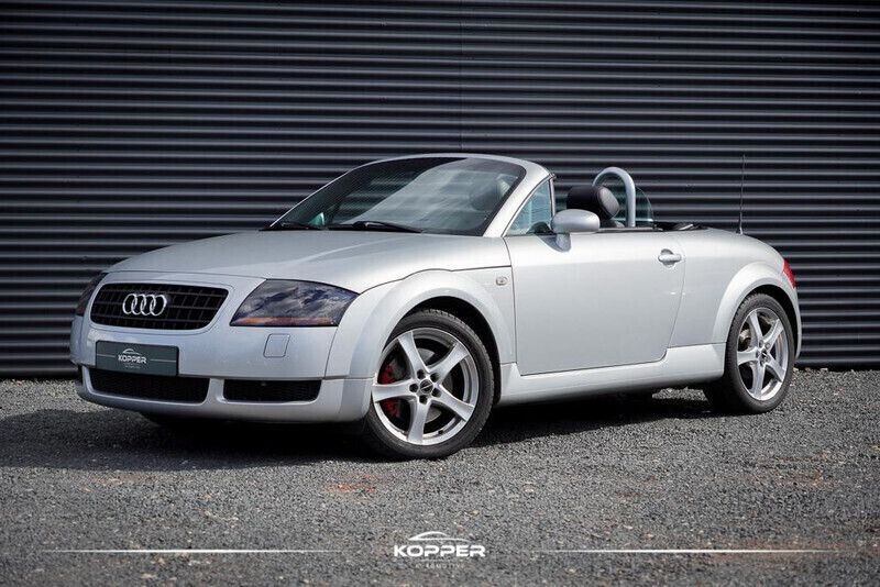 Grijs, metallic lak Gebruikt 2004 Audi TT Roadster S-Line Cabriolet | € 5.750 (Eerlijke prijs) - Afbeelding 1/4