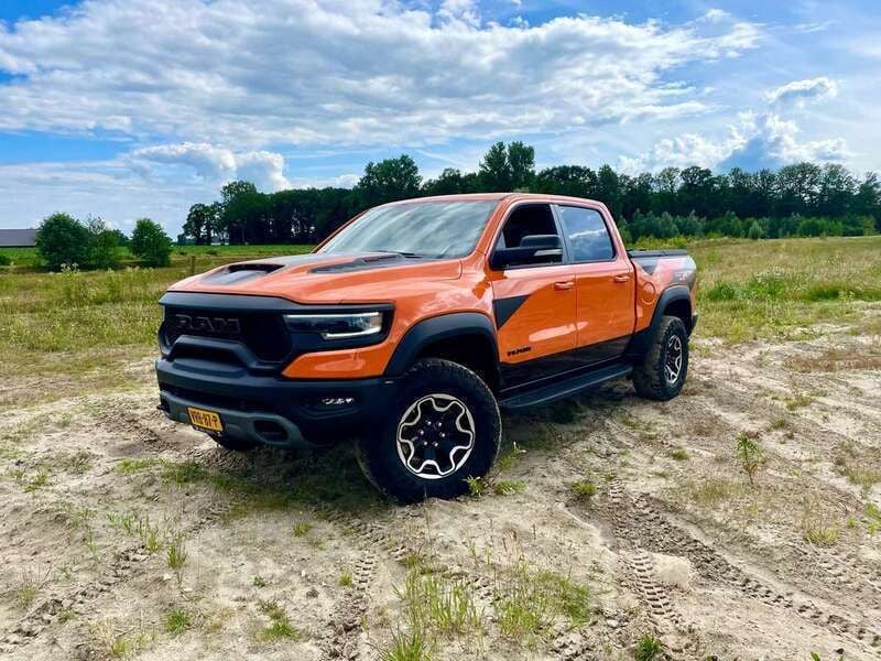 Oranje Gebruikt 2022 RAM 1500 Pickup | € 110.000 - Afbeelding 1/4