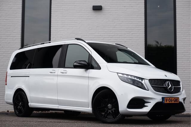 Wit Gebruikt 2023 Mercedes V220 AMG MPV | € 56.950 - Afbeelding 1/4