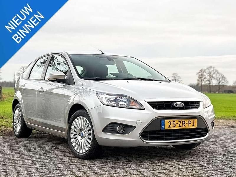 Grijs Gebruikt 2008 Ford Focus Titanium Hatchback | € 1.250 (Super prijs) - Afbeelding 1/4