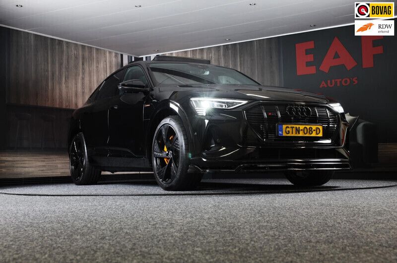 Zwart Gebruikt 2022 Audi e-tron S-Line SUV | € 53.850 - Afbeelding 1/3