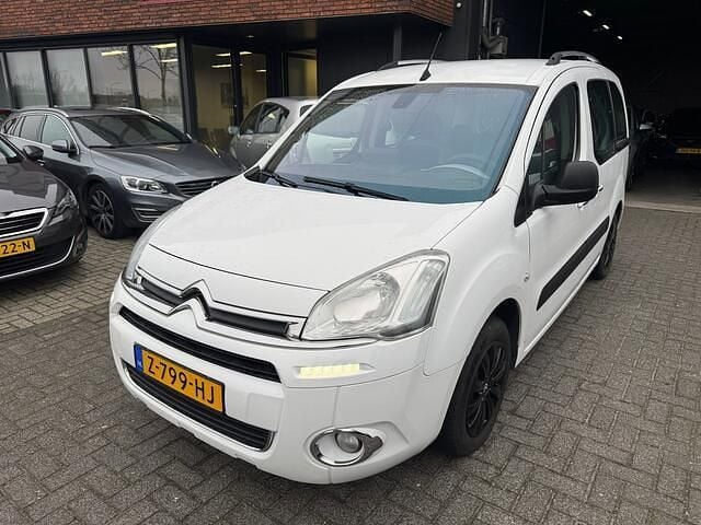 Wit Occasion 2012 Citroën Berlingo XTR MPV | € 5.895 (Goede deal) - Afbeelding 1/4