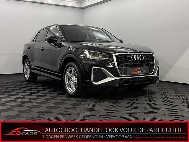 Zwart Gebruikt 2024 Audi Q2 S-Line SUV | € 33.950 (Eerlijke prijs) - Afbeelding 1/4