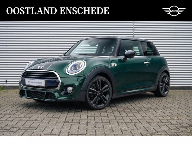 British racing green (groen metallic) Gebruikt 2018 Mini Cooper Hatchback | € 19.250 (Iets duurder) - Afbeelding 1/4