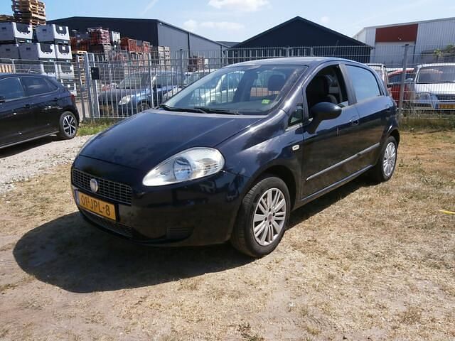 Blauw Gebruikt 2009 Fiat Grande Punto Lusso Hatchback | € 1.249 (Eerlijke prijs) - Afbeelding 1/4