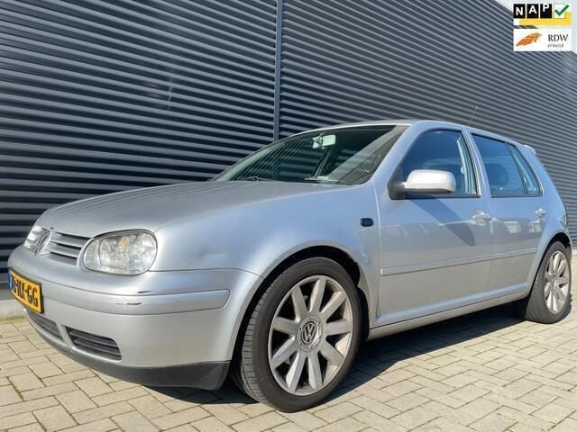 Grijs Gebruikt 2002 VW Golf IV Highline Hatchback | € 2.650 (Eerlijke prijs) - Afbeelding 1/4