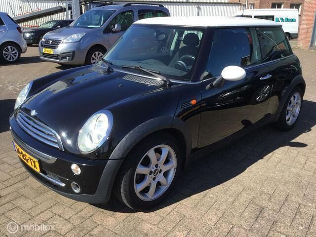Zwart Gebruikt 2005 Mini Cooper Pepper Hatchback | € 2.800 (Eerlijke prijs) - Afbeelding 1/4