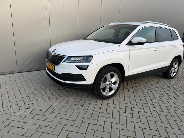 Wit (metallic) Occasion 2020 Skoda Karoq Style SUV | € 15.950 (Goede deal) - Afbeelding 1/4