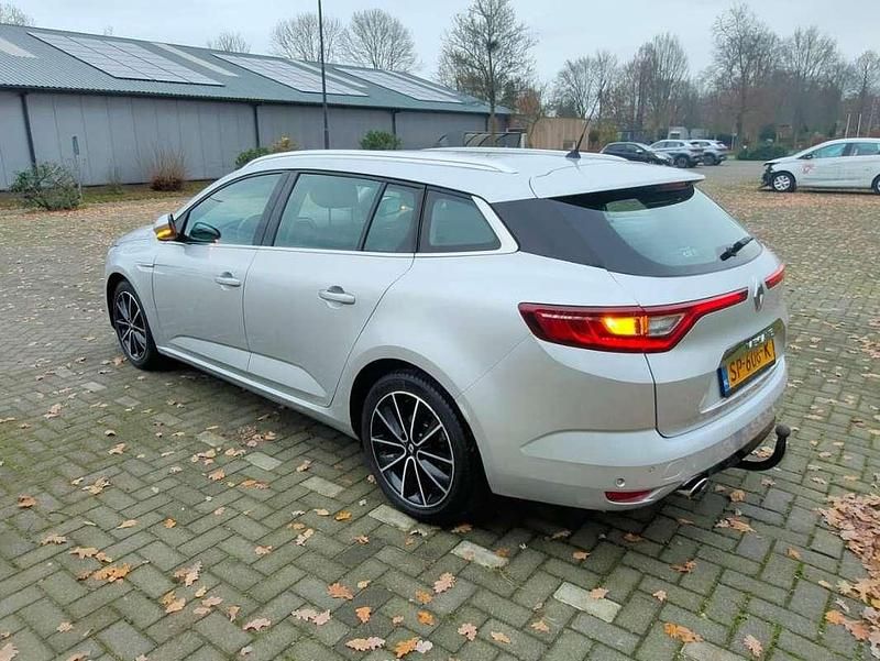 Zilver Occasion 2017 Renault Mégane GrandTour Bose Edition Stationwagen | € 5.500 (Super prijs) - Afbeelding 1/4