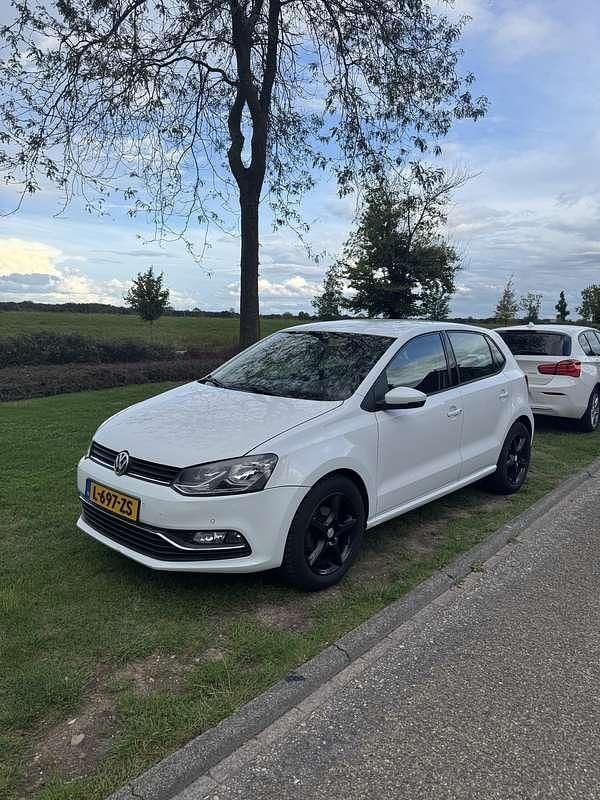 Wit Gebruikt 2014 VW Polo Trendline Hatchback | € 6.000 (Goede deal) - Afbeelding 1/4