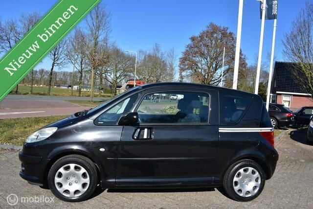 Zwart Gebruikt 2006 Peugeot 1007 Hatchback | € 1.950 (Eerlijke prijs) - Afbeelding 1/4