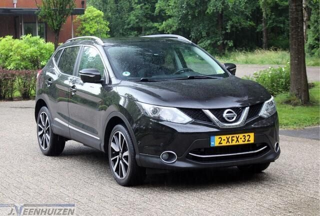 Zwart Gebruikt 2014 Nissan Qashqai Tekna SUV | € 12.999 (Iets duurder) - Afbeelding 1/4