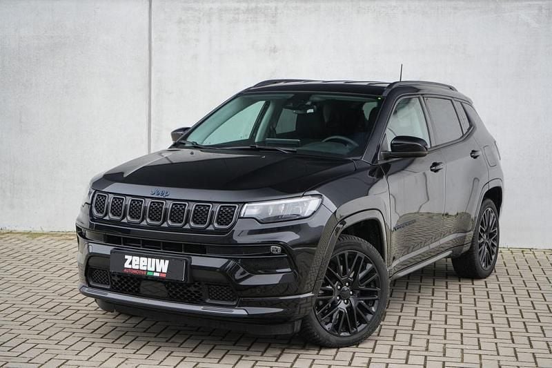 Zwart Gebruikt 2022 Jeep Compass SUV | € 30.900 (Iets duurder) - Afbeelding 1/4