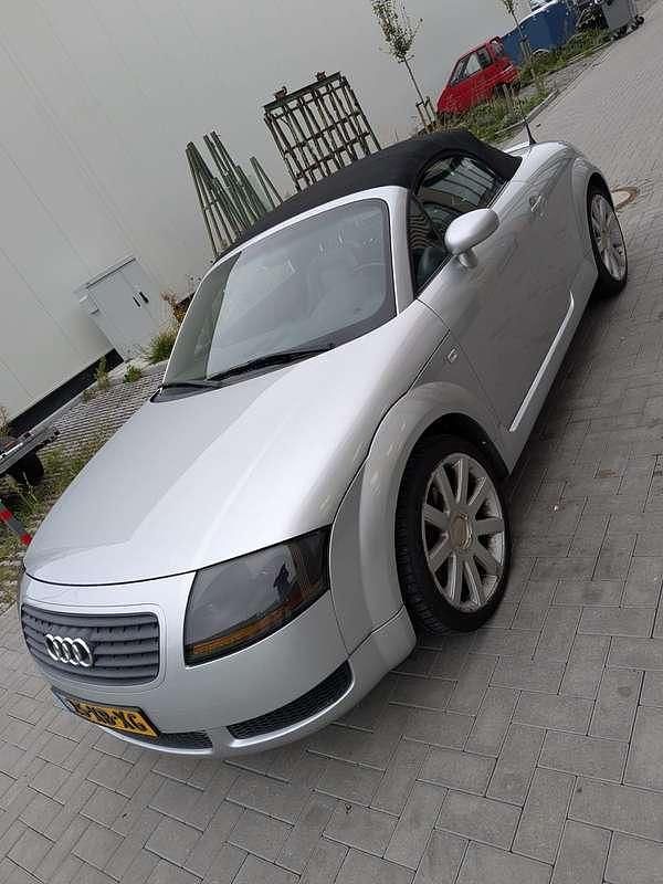 Grijs Gebruikt 2001 Audi TT Cabriolet | € 3.000 (Super prijs) - Afbeelding 1/4