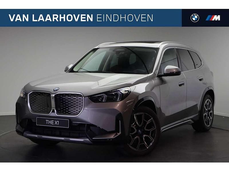 Zilver Nieuw 2025 BMW iX1 Comfort Edition SUV | € 64.080 (Iets duurder) - Afbeelding 1/4