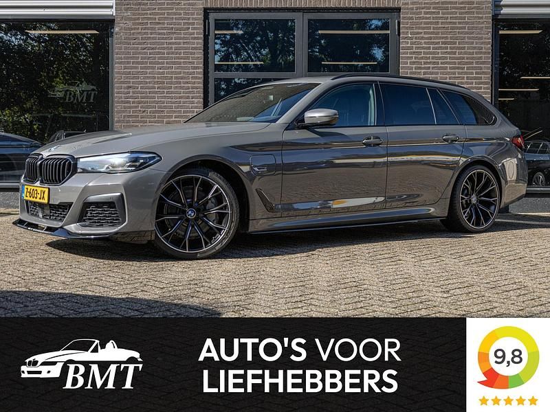 Grijs Gebruikt 2021 BMW 530 Executive Stationwagen | € 34.950 (Duur) - Afbeelding 1/4