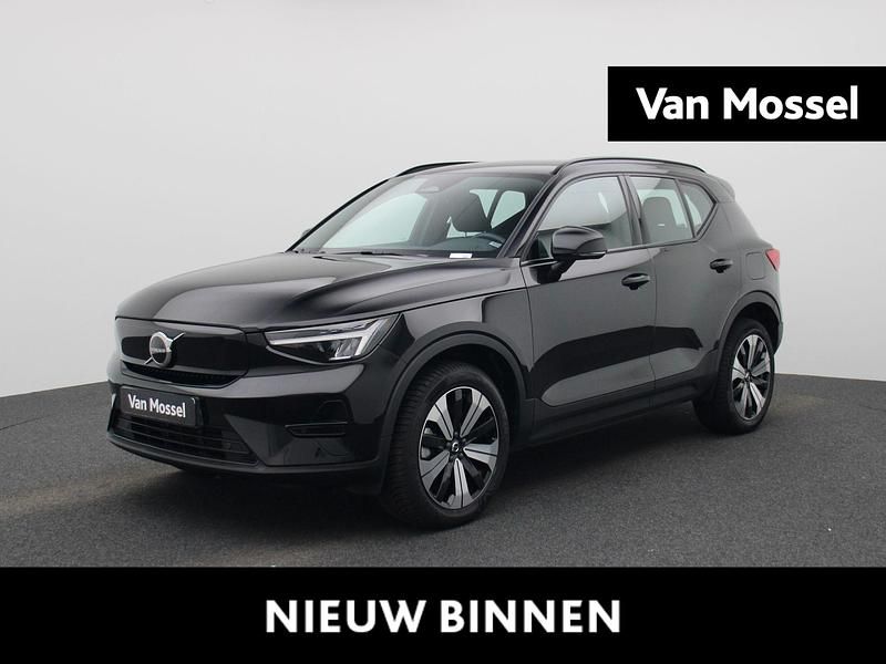 Zwart Gebruikt 2022 Volvo XC40 Core SUV | € 32.940 (Goede deal) - Afbeelding 1/4
