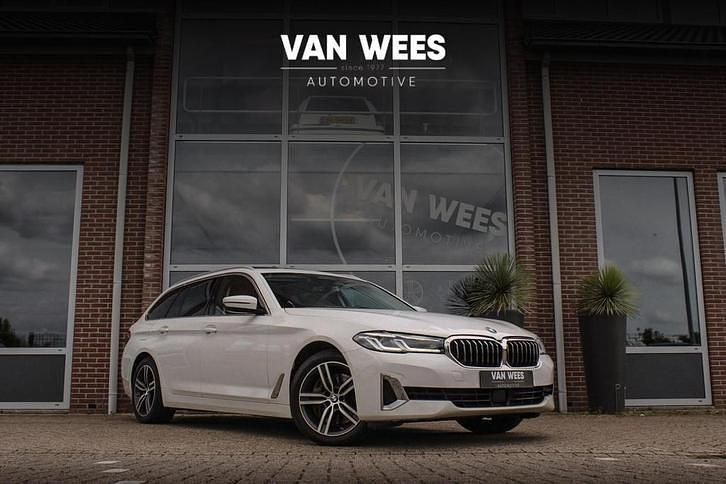 Wit Occasion 2021 BMW 540 Executive Stationwagen | € 38.450 (Super prijs) - Afbeelding 1/3