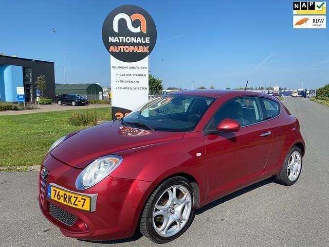 Rood Gebruikt 2011 Alfa Romeo MiTo Hatchback | € 2.499 (Eerlijke prijs) - Afbeelding 1/4