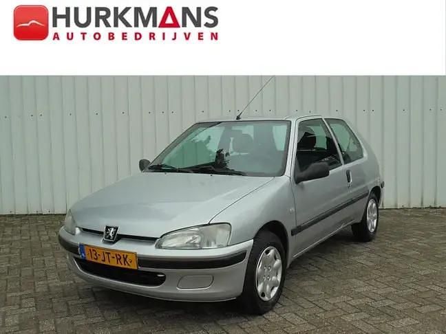 Grijs Gebruikt 2002 Peugeot 106 Hatchback | € 1.750 (Duur) - Afbeelding 1/4