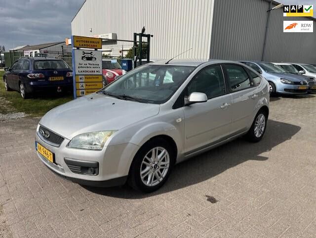 Hatchback Gebruikt 2006 Ford Focus Futura Hatchback | € 2.450 (Eerlijke prijs) - Afbeelding 1/4